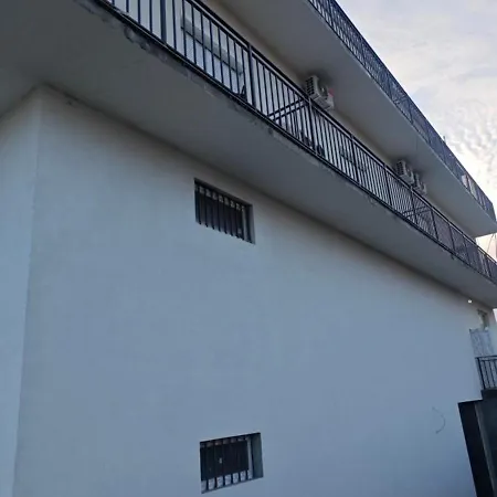 Konukevi Bograd Ledina Sterijina 40 A Surčin